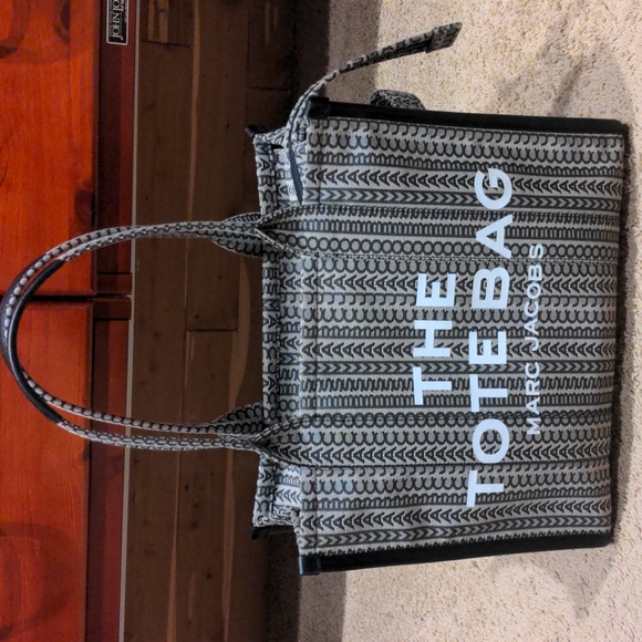 Marc Jacobs Handbags - Marc Jacobs Large Jacquard Monogram Tote